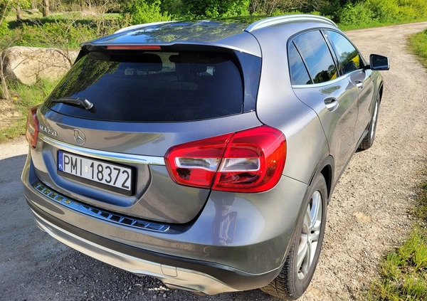 Mercedes-Benz GLA cena 70900 przebieg: 226000, rok produkcji 2016 z Międzychód małe 301